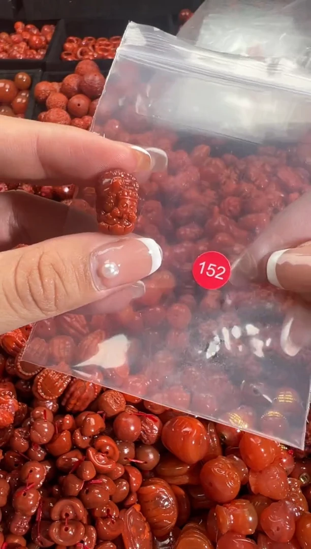 颈饰未镶嵌南红玛瑙2