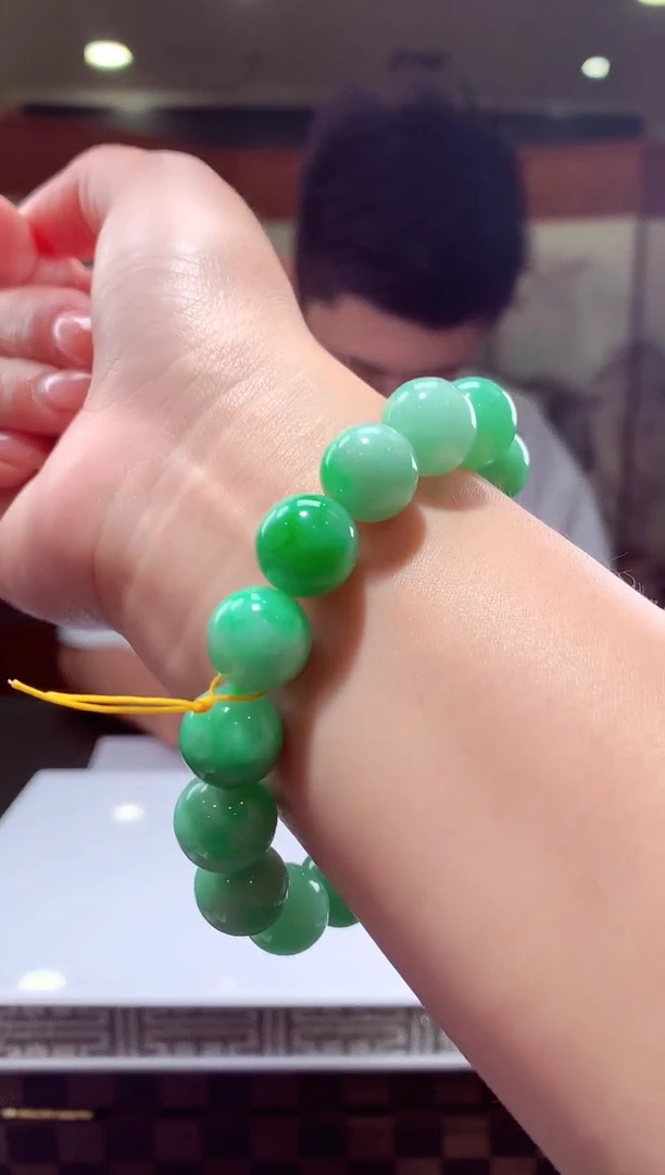 颈饰未镶嵌翡翠天然翡翠（拍一发一）