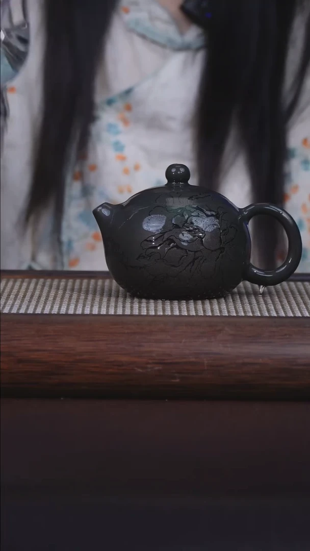 茶壶紫砂关注主播即可参与竞拍