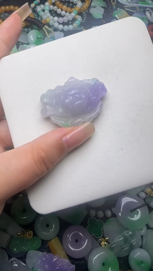 翡翠未镶嵌颈饰天然缅甸翡翠吊坠