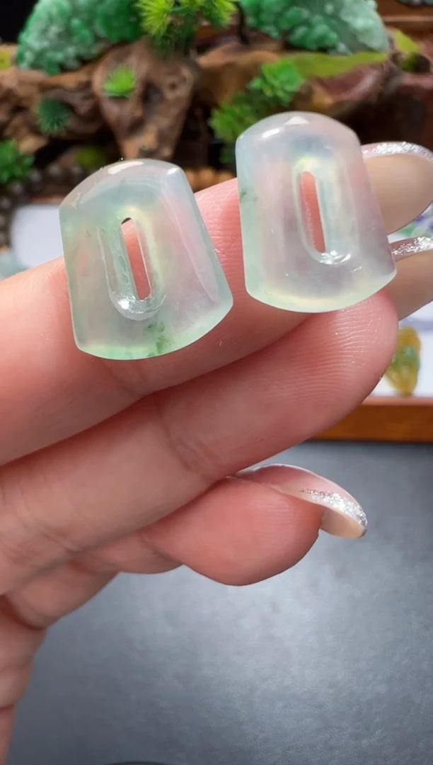 未镶嵌定制翡翠14.1*11.8*2.7方扣