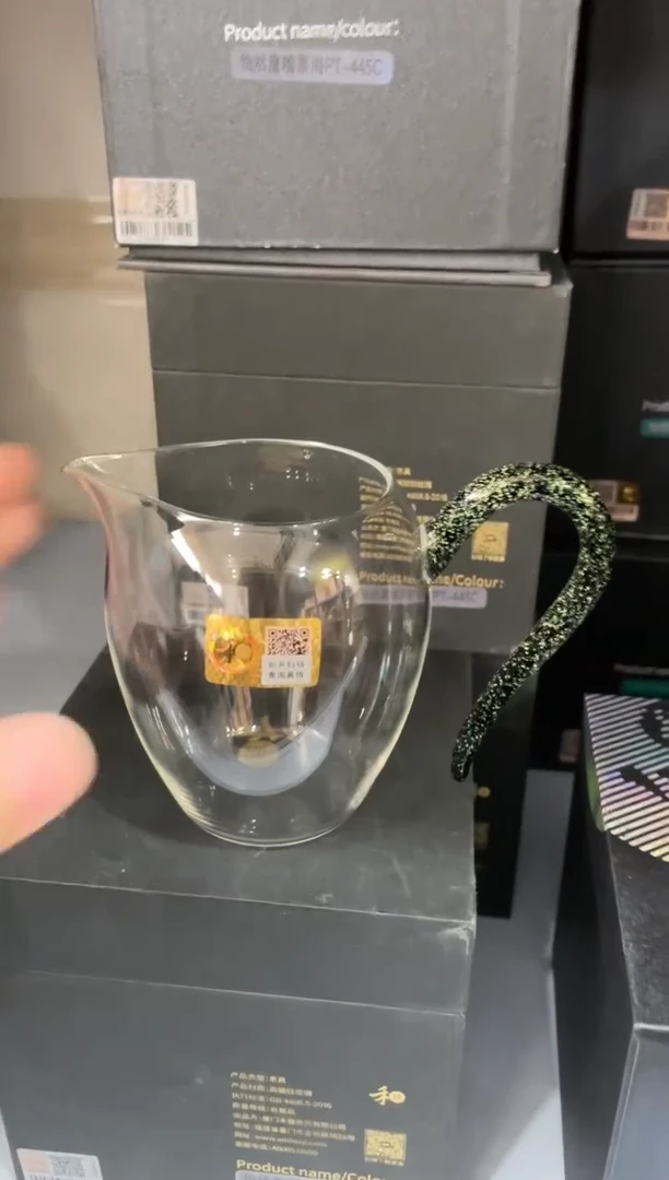 【闪购商品】怡然黑金公道杯。