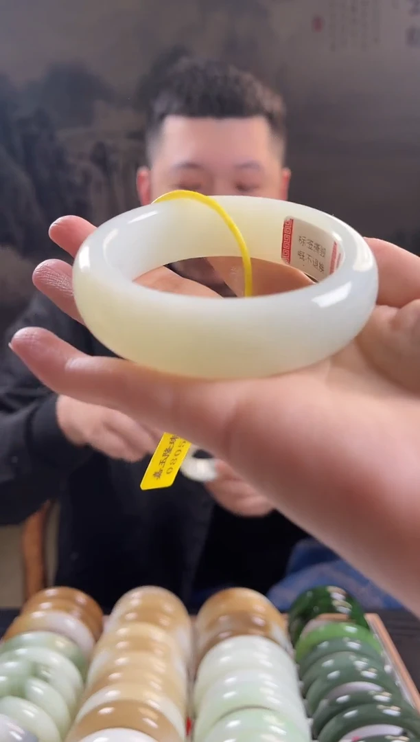 未镶嵌手镯和田玉58+圈口551