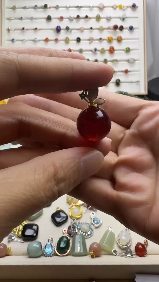 琥珀吊坠(不含链)银S925镶嵌琥珀 吊坠(不含链) 银S925镶嵌