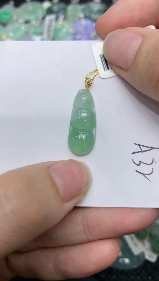 【闪购商品】翡翠颈饰18K金镶嵌1111111111111