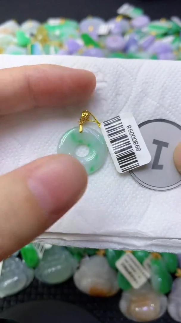 颈饰未镶嵌翡翠天然缅甸翡翠A货