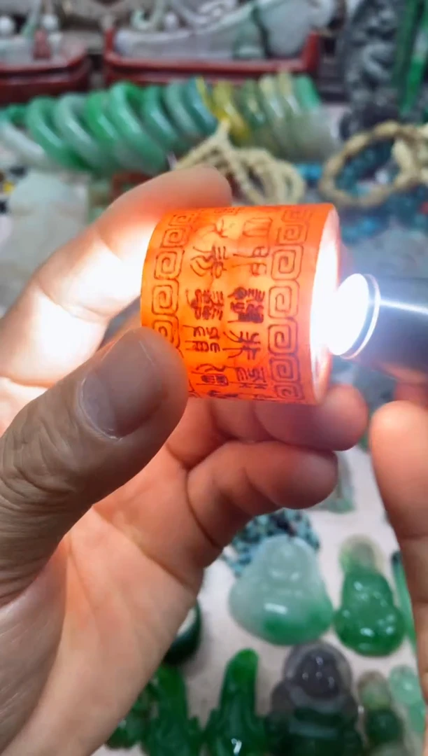 【闪购商品】25直播间的实时画面