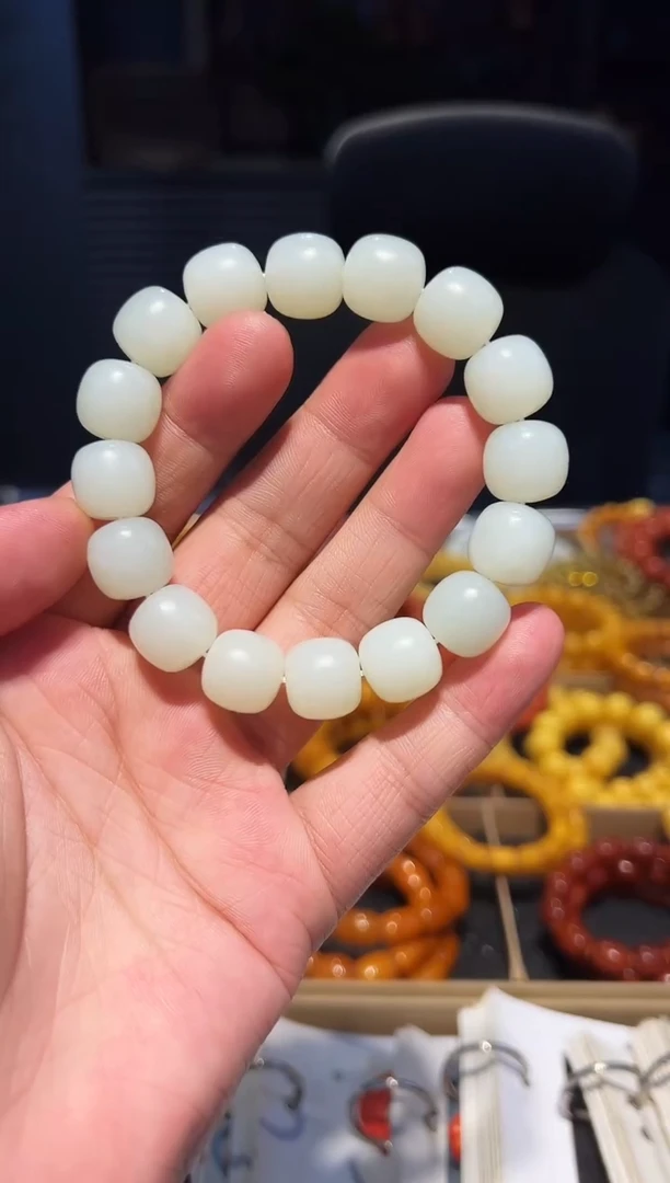 未镶嵌手串和田玉老型14+