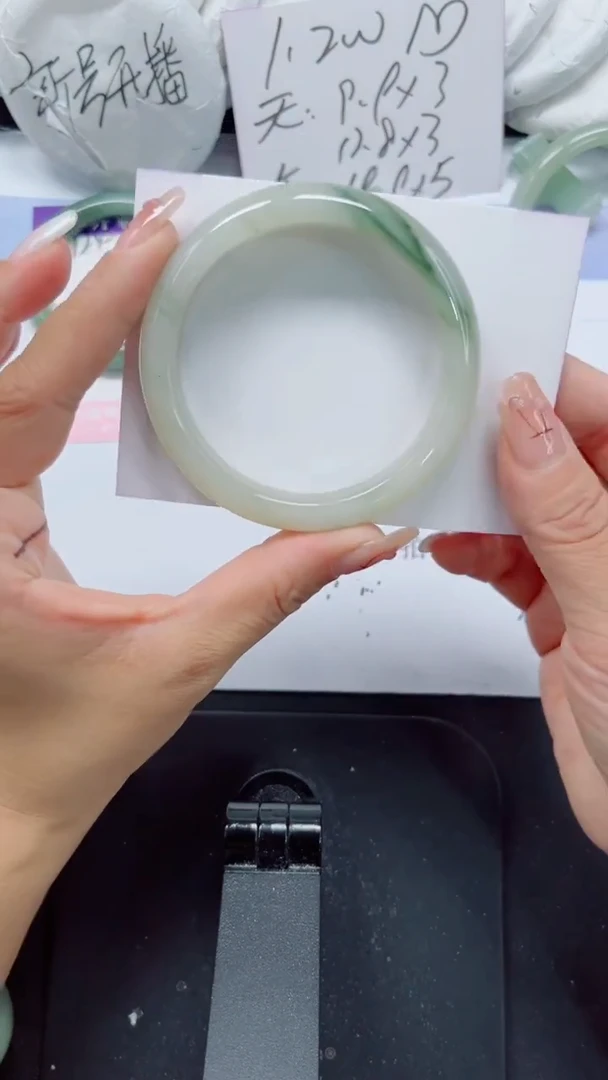 未镶嵌手镯石英质玉125-55.8