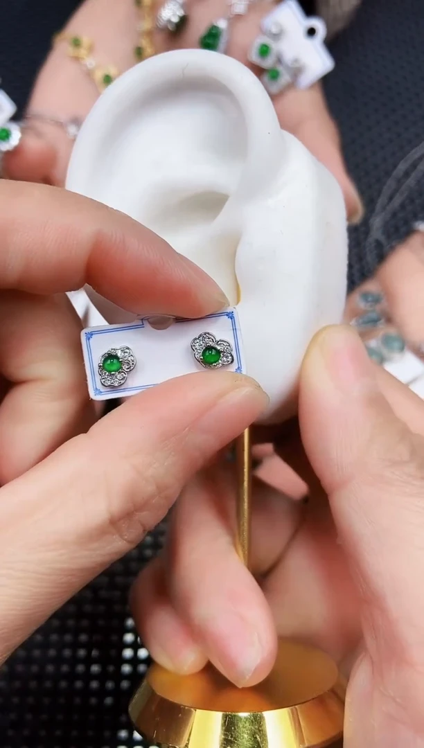 【闪购商品】翡翠耳饰未镶嵌11111111