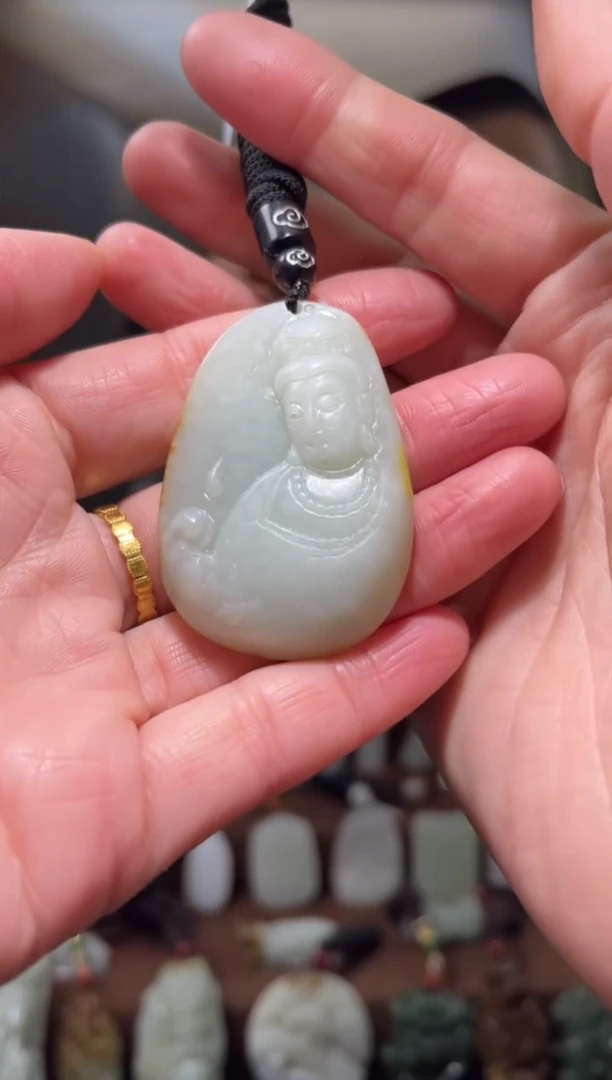 颈饰未镶嵌和田玉.