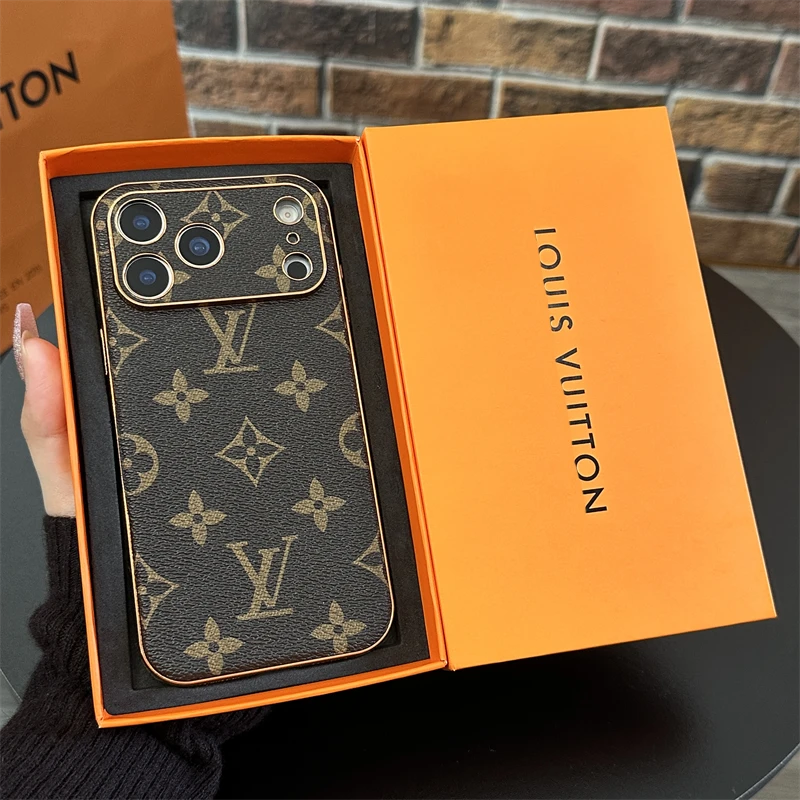 大牌适用iPhone17promax手机壳新款苹果16pro潮牌15pro轻奢14皮13