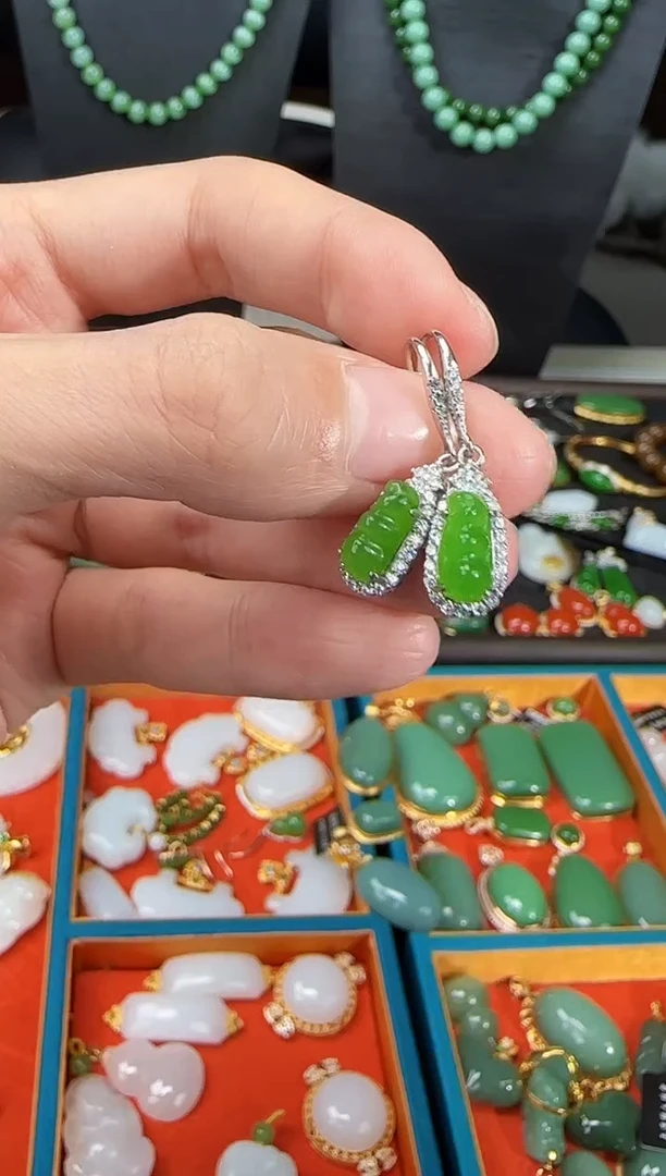 银S925镶嵌和田玉耳饰1