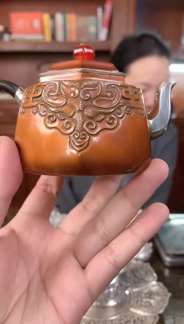 【闪购商品】足银999六方饕餮铜包银泡茶壶