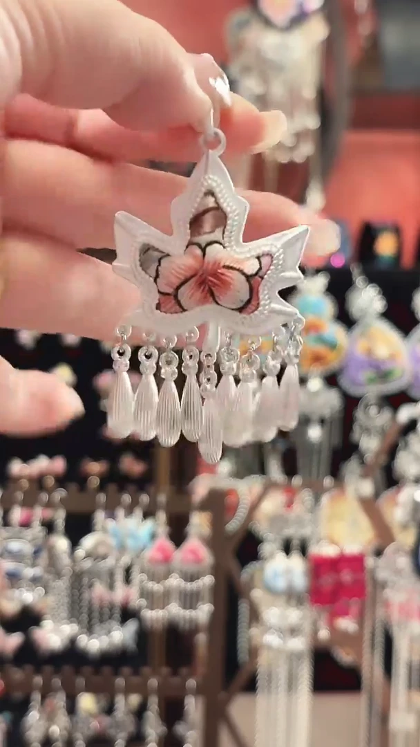 织绣 云织谣民族风精美饰品   3