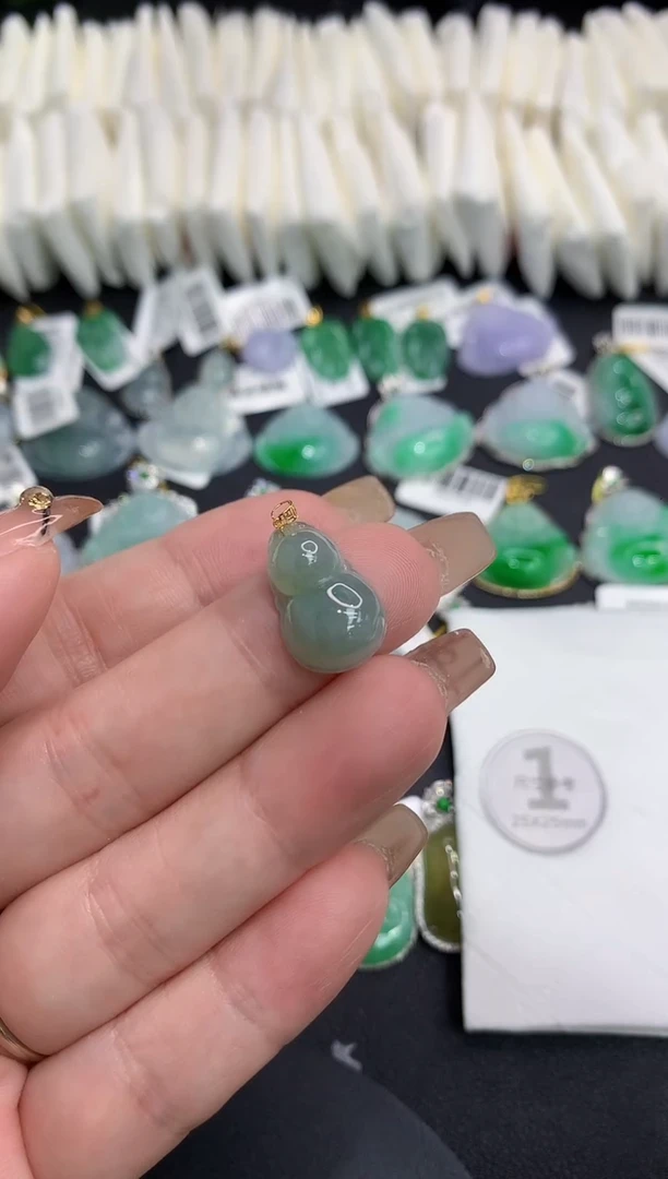 吊坠(不含链)18K金镶嵌翡翠111