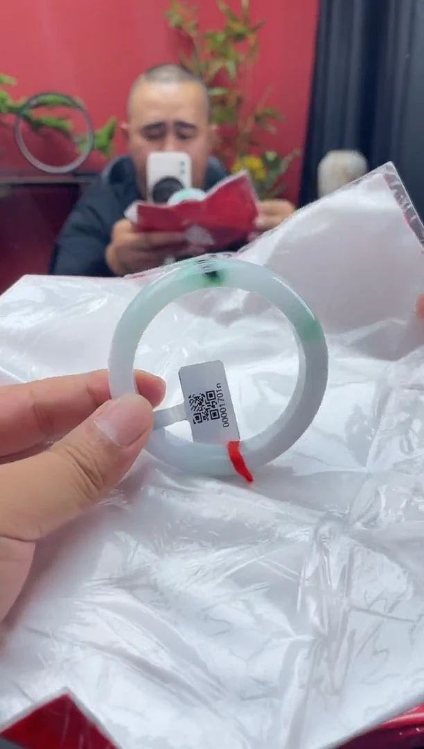 未镶嵌手镯翡翠10