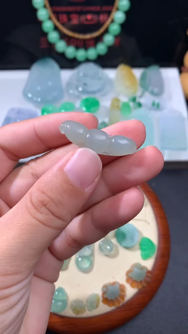 未镶嵌定制翡翠