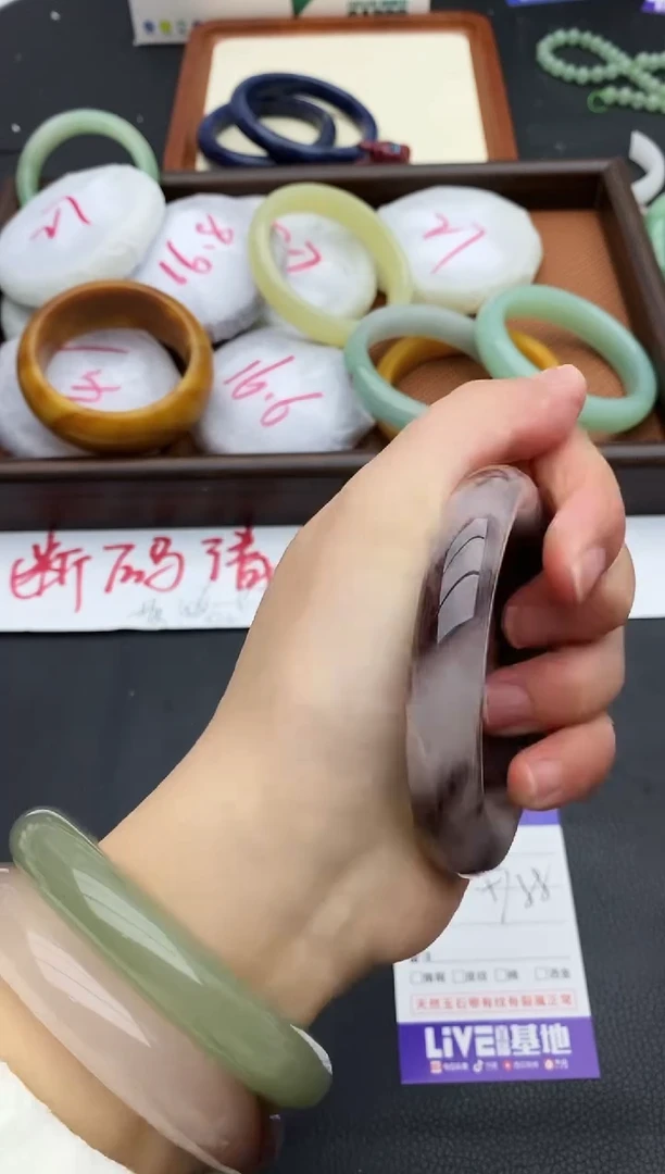 未镶嵌手镯石英质玉125+57/58