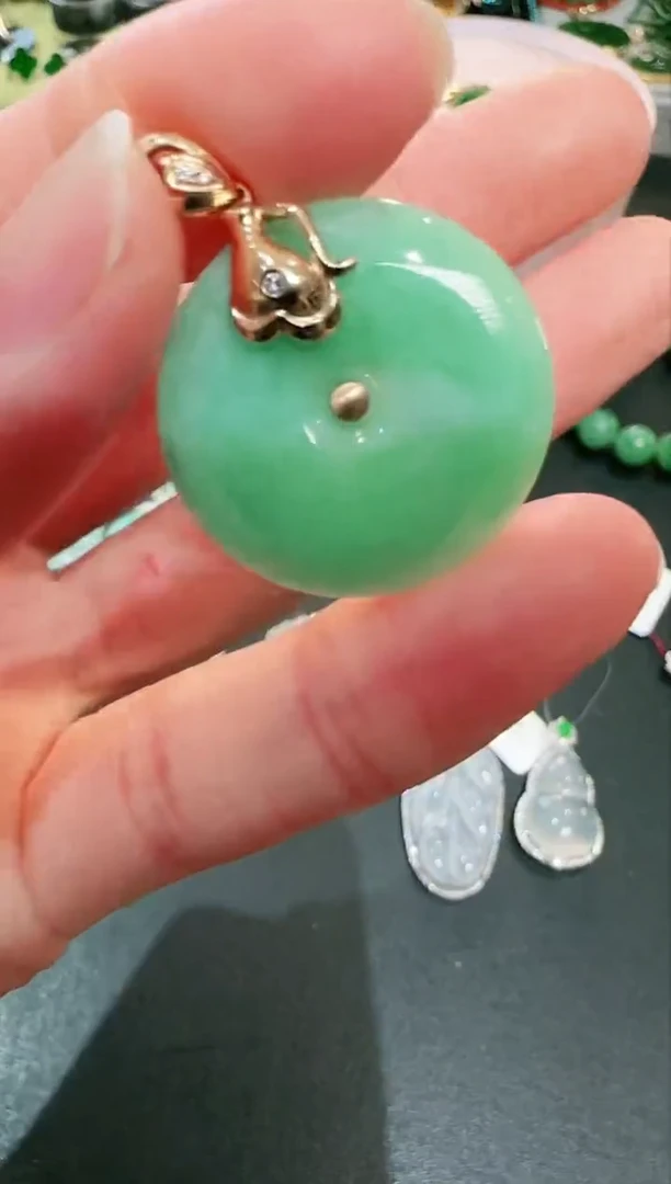 【闪购商品】翡翠吊坠(不含链)18K金镶嵌吊坠