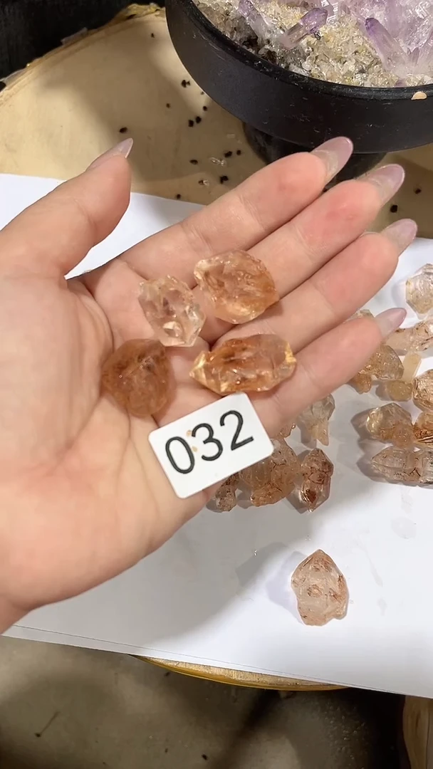 未镶嵌珠宝半成品水晶ᴶ*红泥骸骨4个一起-32