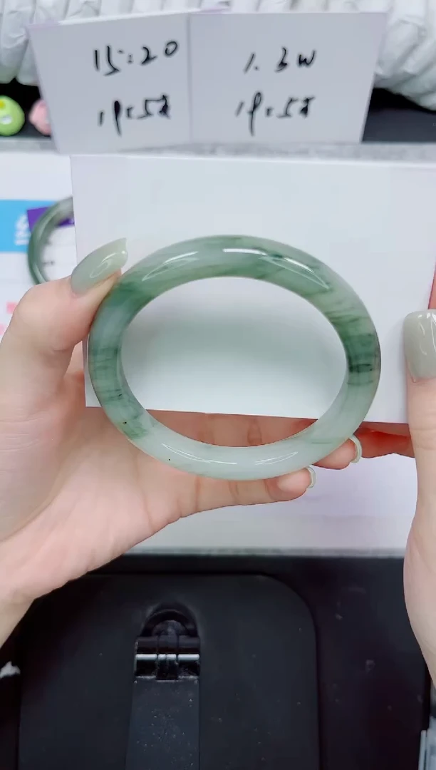 石英质玉未镶嵌手镯111