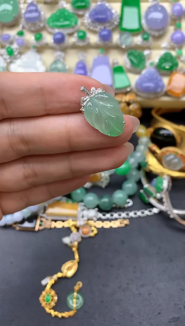 【闪购商品】翡翠颈饰18K金镶嵌323中国好珍宝