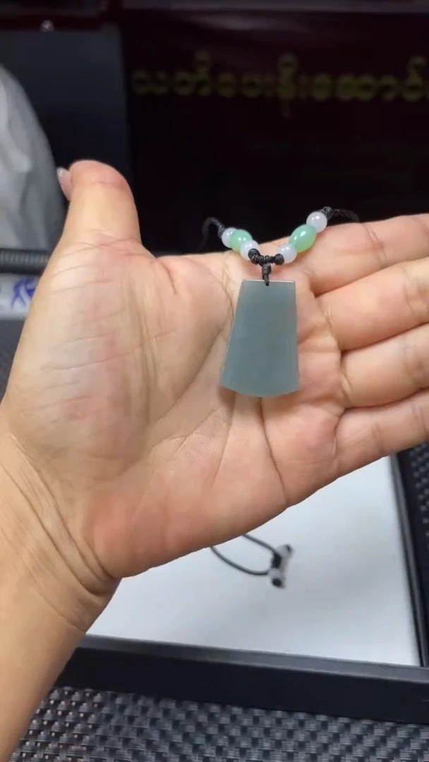 翡翠挂件未镶嵌140