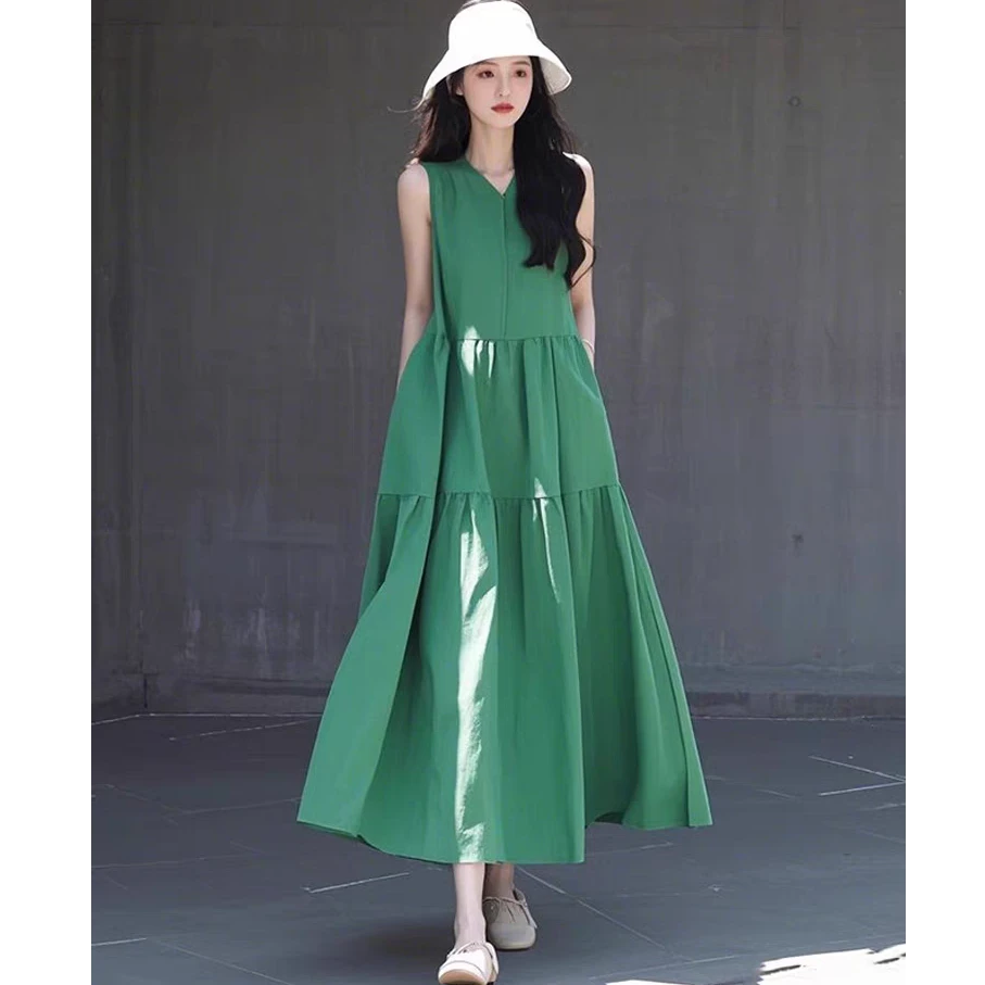 今年流行爆款绝美裙子高级感气质超好看多巴胺绿色无袖连衣裙女夏