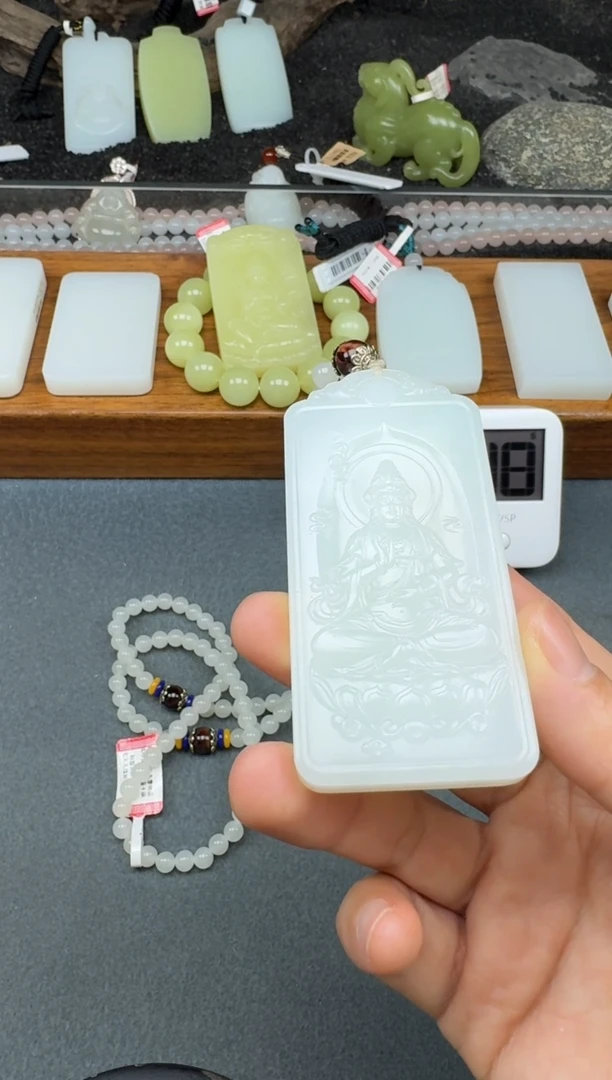 颈饰未镶嵌和田玉2