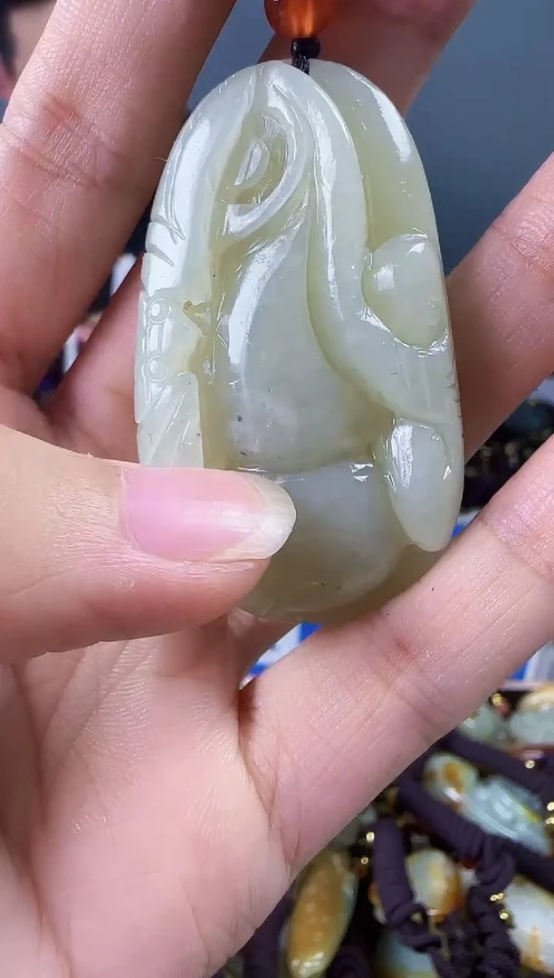 和田玉未镶嵌颈饰1