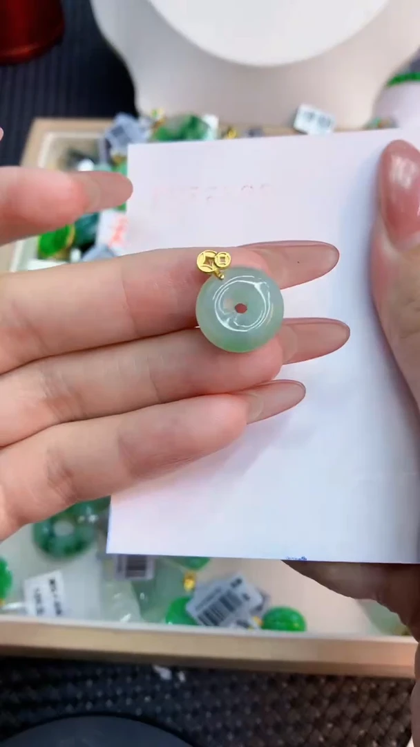 翡翠未镶嵌吊坠(不含链)1