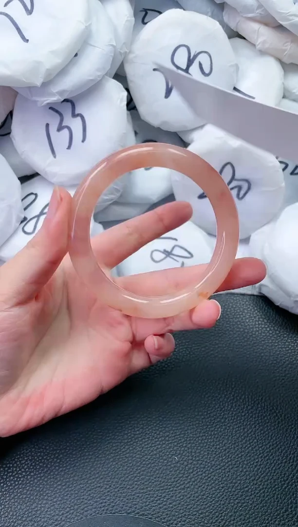 【闪购商品】石英质玉手镯未镶嵌M435