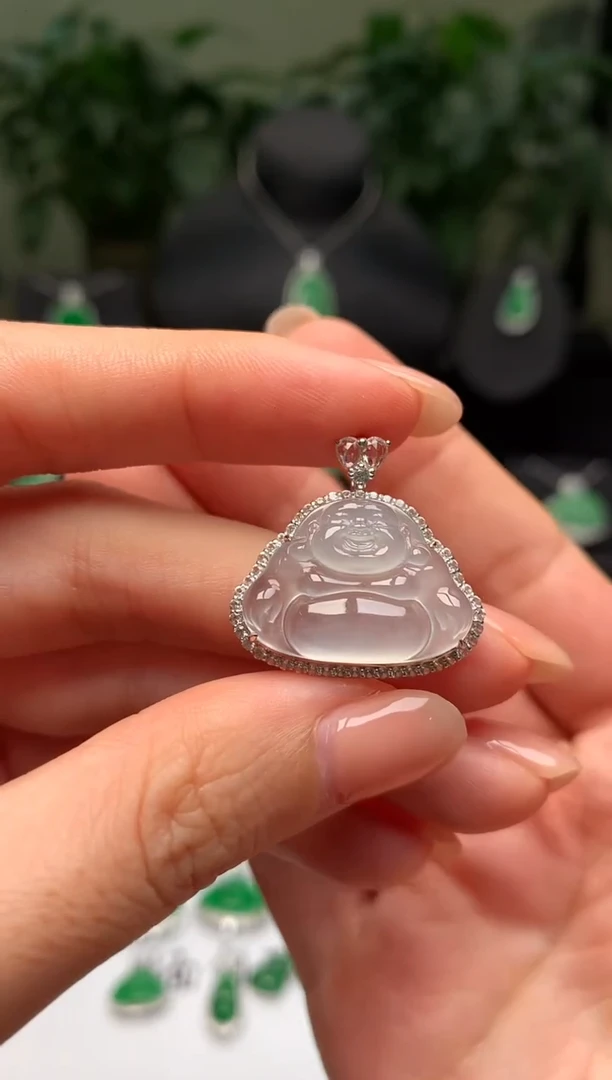 颈饰18K金镶嵌翡翠佛公