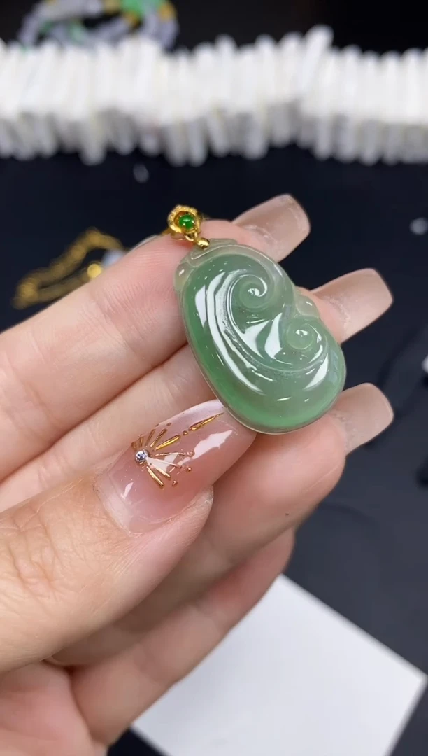 吊坠(不含链)18K金镶嵌翡翠如意18K金扣镶嵌@@CMT840