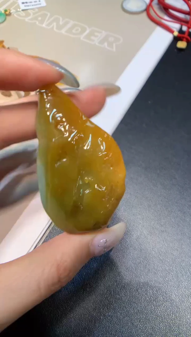 颈饰未镶嵌翡翠随形