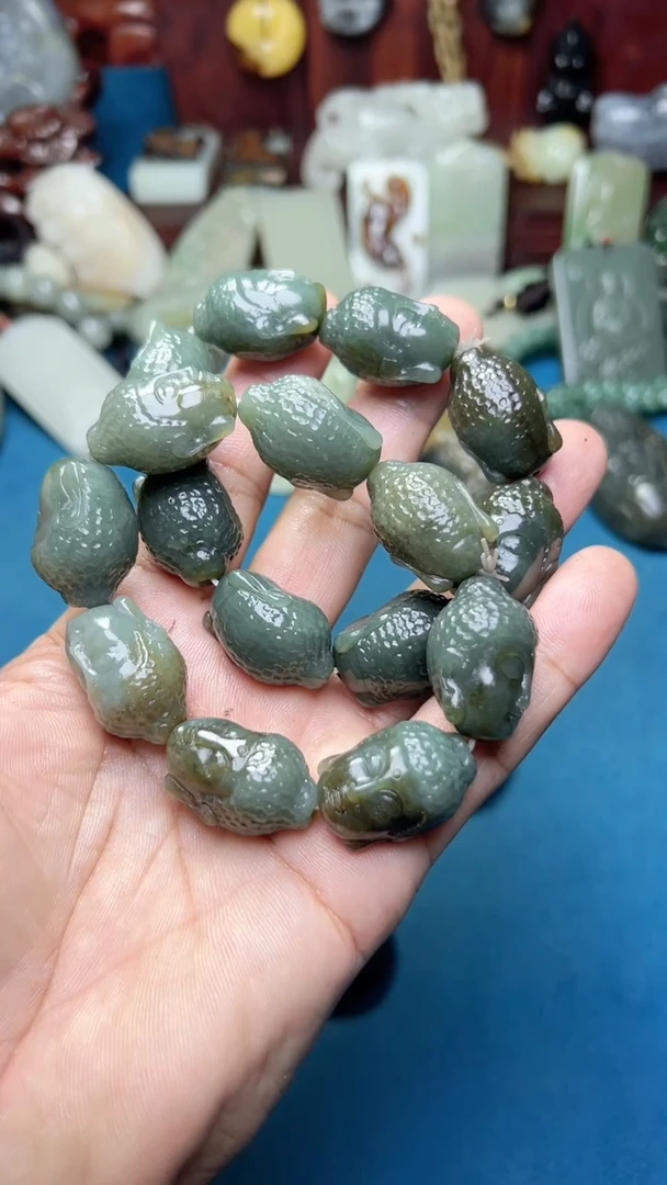 和田玉未镶嵌把件2