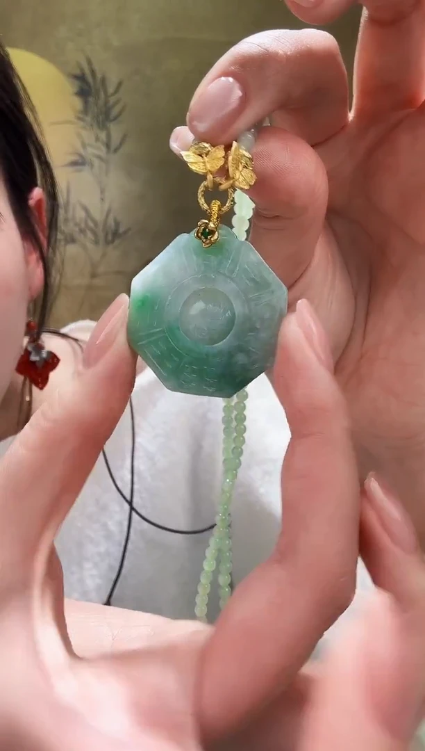 颈饰未镶嵌翡翠吊坠