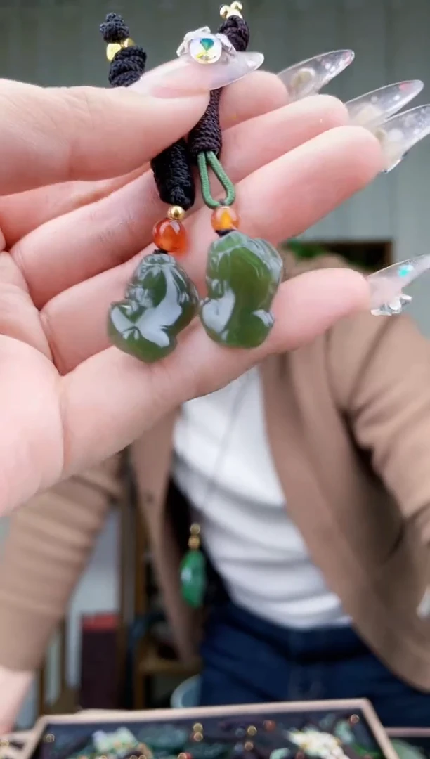 【闪购商品】和田玉挂件未镶嵌拍一发一，多样性发货！两个