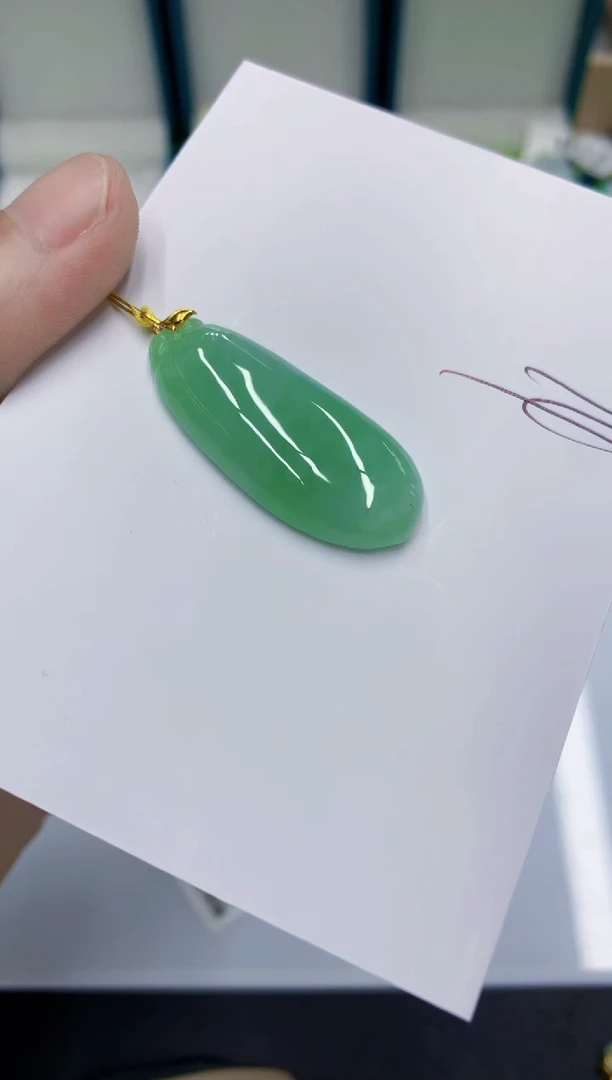 颈饰18K金镶嵌翡翠翡翠