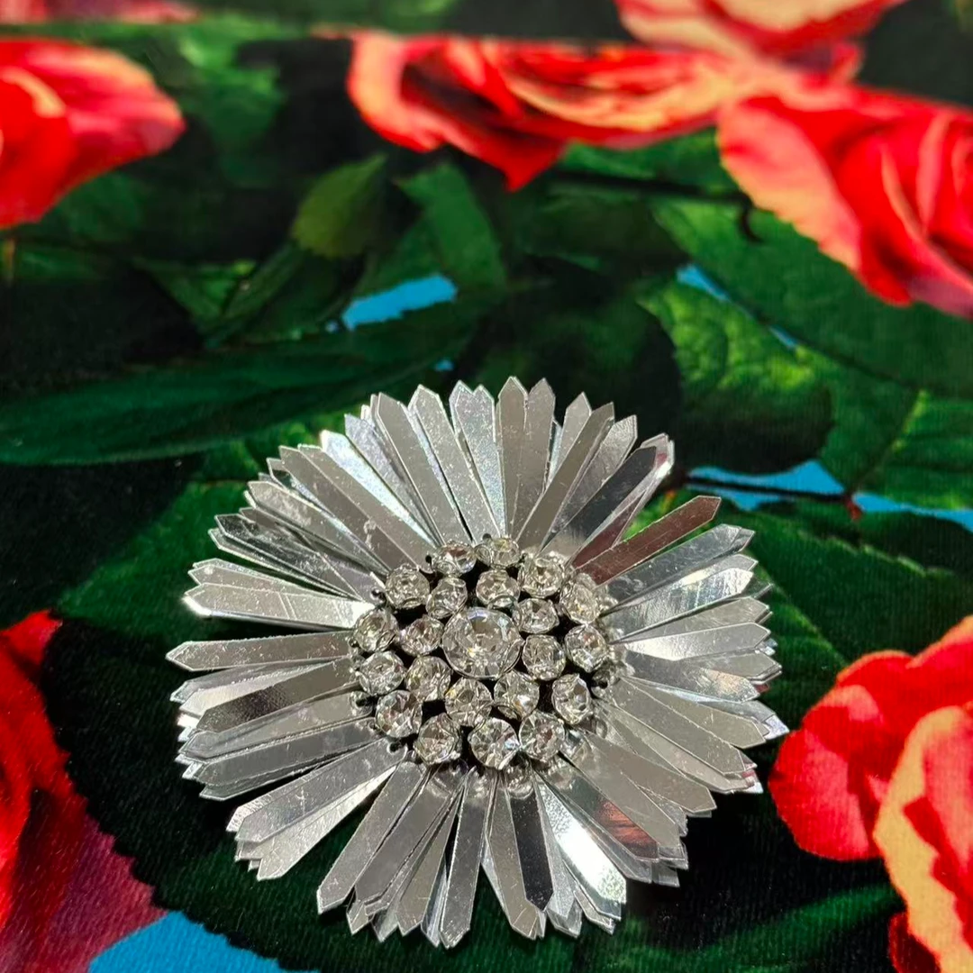 铜玻璃胸针 花卉胸针