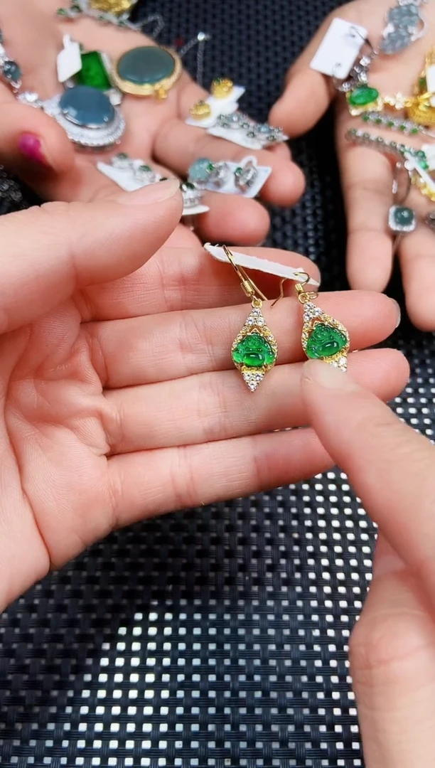 【闪购商品】翡翠耳饰未镶嵌111111111