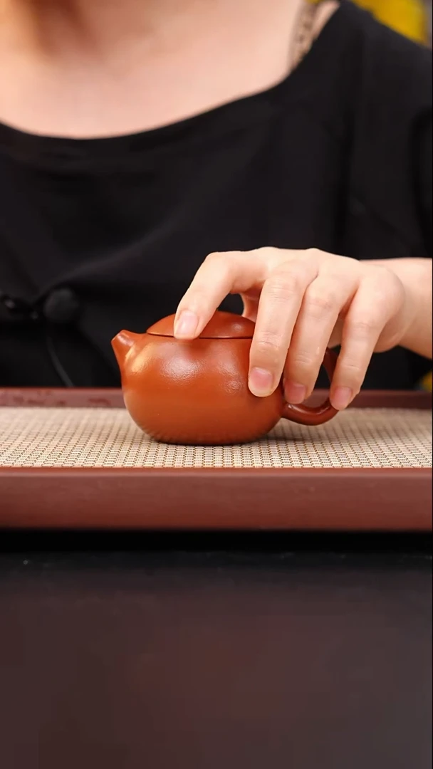 茶壶紫砂黄龙山朱泥西施160cc鲍煜