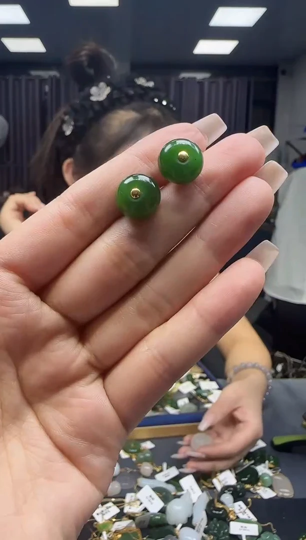 和田玉银S925镶嵌耳饰1