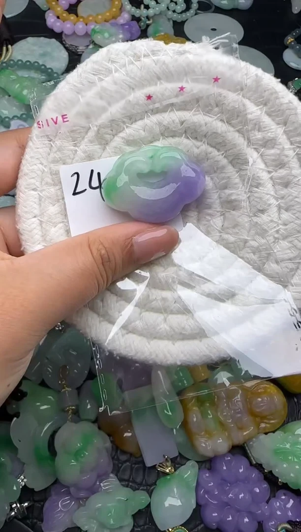 颈饰未镶嵌翡翠缅甸翡翠吊坠
