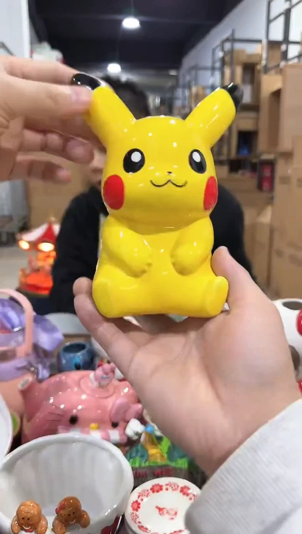 瓷片皮卡丘钱罐