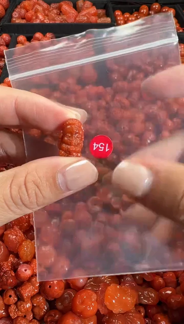 颈饰未镶嵌南红玛瑙1