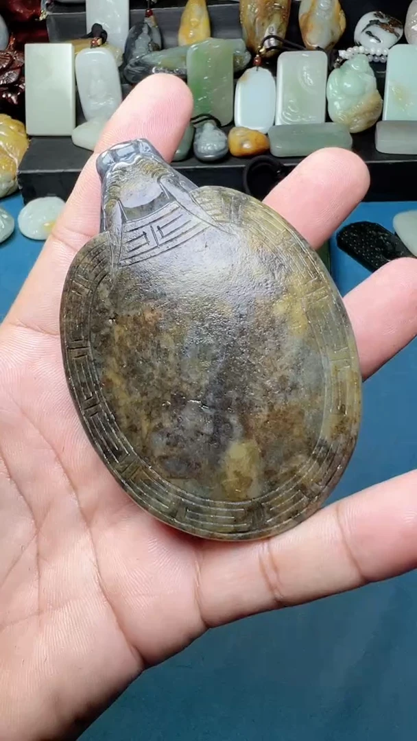 未镶嵌和田玉把件-