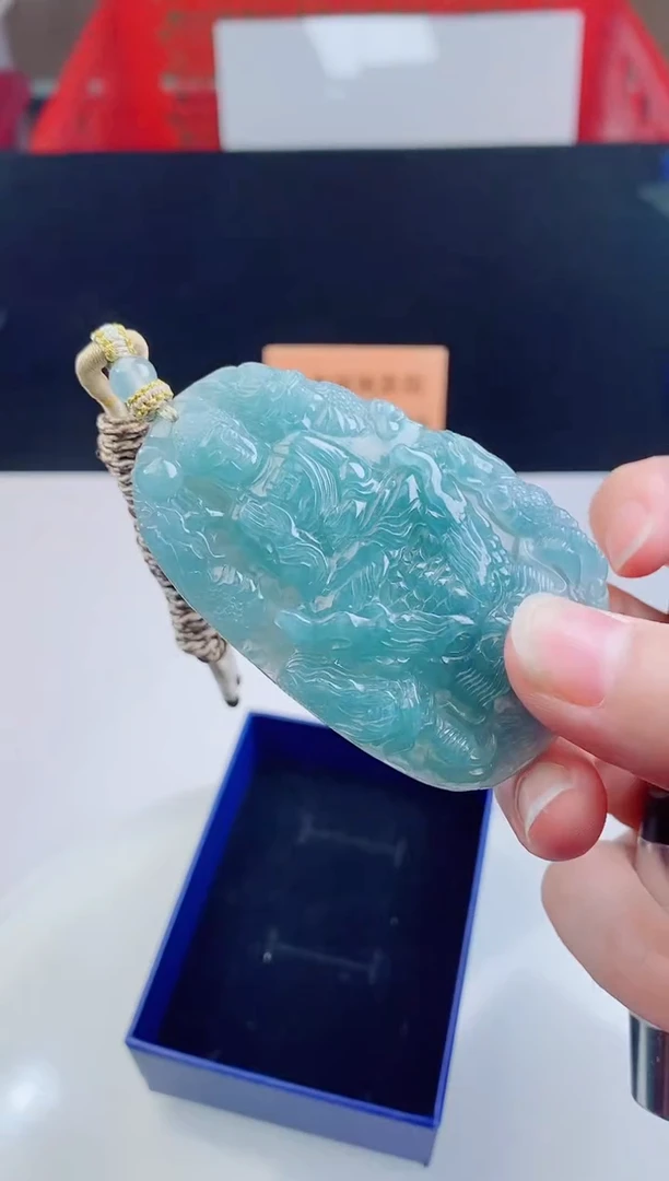 颈饰未镶嵌翡翠   ·