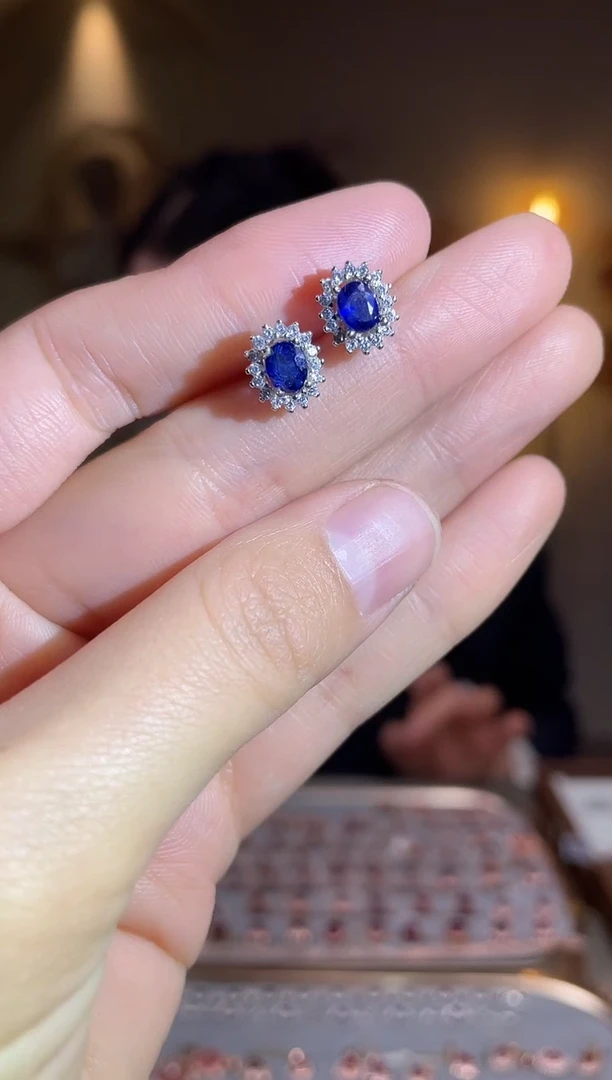 耳饰蓝宝石银S925镶嵌耳饰